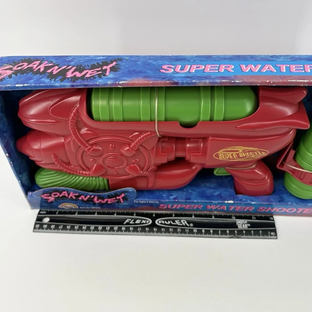 Rare New In Box Soak N' Wet Super Shooters Super Water Shooter Agglo Made n 2010